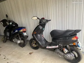 urgent , je vend un lot de 2 scooter