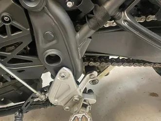 yamaha ténéré 700 med skidor