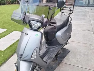 kymco new like mat grijs 45km van 12-2020 — scooters | kymco — marktplaats