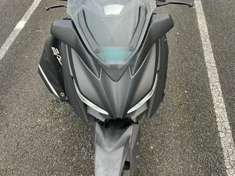 yamaha xmax 300 – 2018 – très bien entretenu – accessoires premium