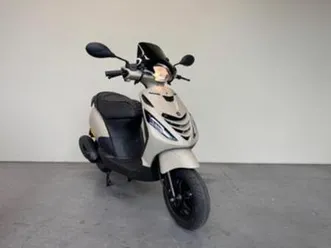 piaggio zip brom 45 km/h, bwj 03-2024, desert storm, custom — scooters | piaggio — marktplaats