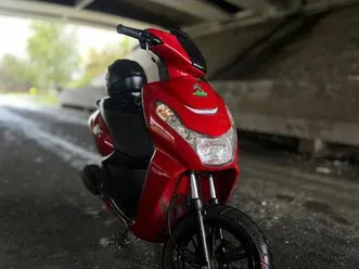 ② peugoet kisbee 72 cc a klasse