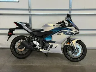 2025 yamaha yzf r3