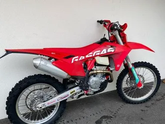 moto enduro gasgas ecf 250 2024, état excellent, 30 heures