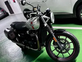 triumph street twin 900 cc, peu kilométrée, comme neuve