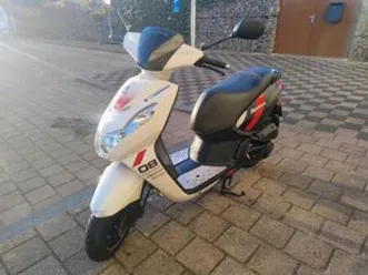 scooter peugeot kisbee 2020 - 11553km - geel kenteken — scooters | peugeot — marktplaats