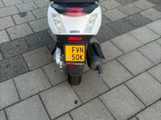 piaggio-zip-2-takt-2017-zeer-nette-staat-4464km-scooters-piaggio-marktplaats