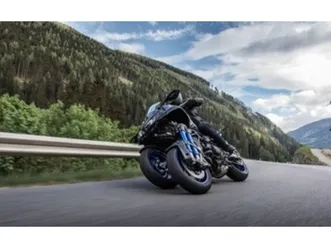 yamaha niken yamaha niken 900 nowy autoryzowany dealer benzyna 115km