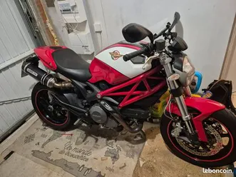 ducati monster 796