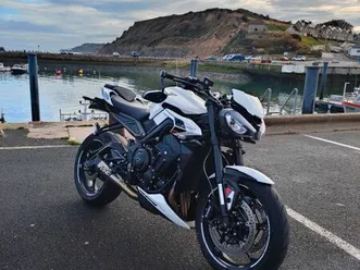 triumph street triple r 765