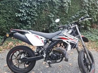 vend rieju mrt 50 débridée