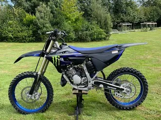 125 yz