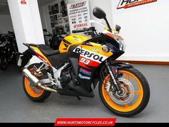 2013, '13 honda cbr250r repsol. only 6,440 miles. a2 legal. lovely bike. £2,495