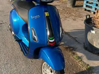 winterschna-ppchen-a-amtc-pickerl-vespa-sprint-125-s