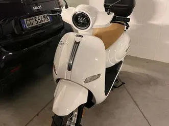 vespa elettrica etriko rapido bianco