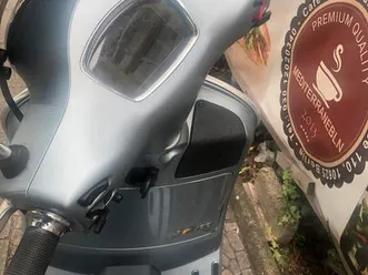 vespa gts 300 supertech supersport 2021 - top zustand