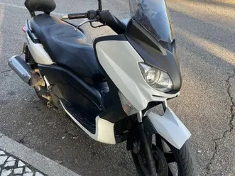 yamaha xmax 125 de 2011 benfica