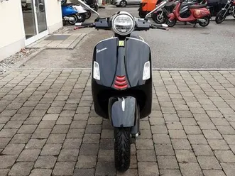 vespa gts 300 super tech in schwarz, gebrauchtfahrzeug