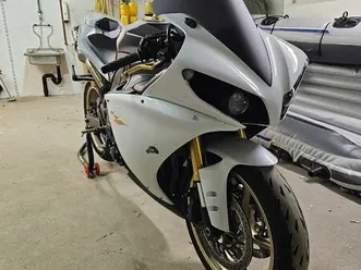 yamaha r1