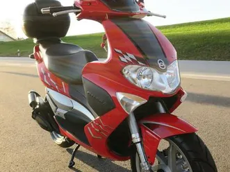 gilera runner 50sp 50 ccm roller, top zustand, zieht sehr gut!