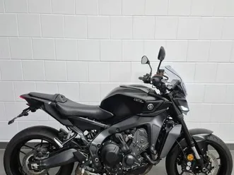 yamaha mt-09 yamt, tiefergelegt, kurzes heck, scheibe