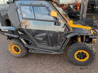 can am commander xtp 1000 mit kehrmaschine