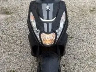 scooter peugeot steetzone