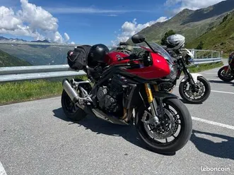 triumph speed triple 1200 rr