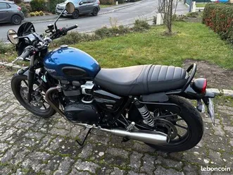 triumph street twin