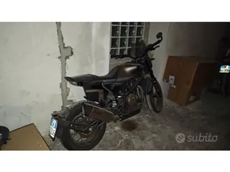 husqvarna svartpilen 701 style - pari al nuovo