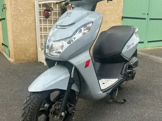 scooter peugeot kisbee