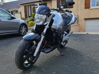 suzuki gsr 600
