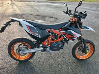 ② ktm 690 smc r - model 2017