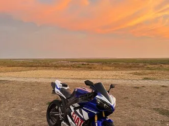 yamaha r1