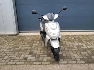peugeot kisbee 2020 / 45km / 4takt — scooters | peugeot — marktplaats
