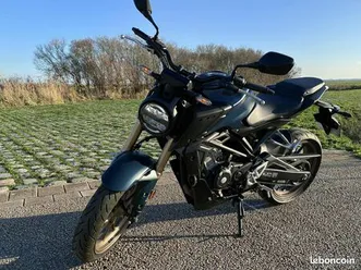 moto 125 cc honda cb125r bleue métallique mate