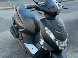 scooter peugeot kisbee 4 t