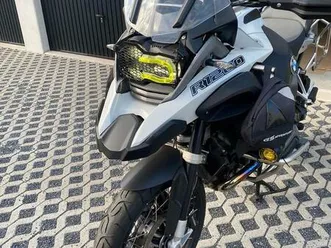 ② bmw 1200gs adventure