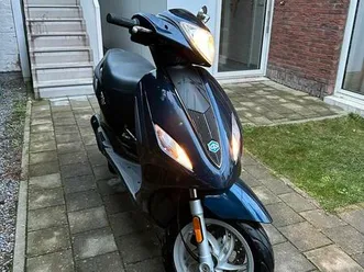 ② scooter piaggio fly 50 cc b klasse