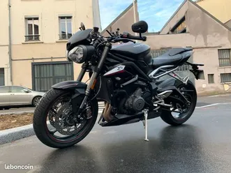 triumph street rs