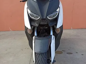 scooter xmax 300
