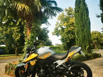 suzuki gsxs 1000