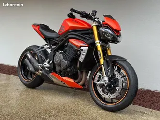 triumph speed triple 1200 rs 9 000 km