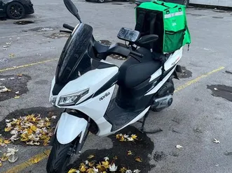 aprilia sxr 50 - comme neuve, faible kilométrage