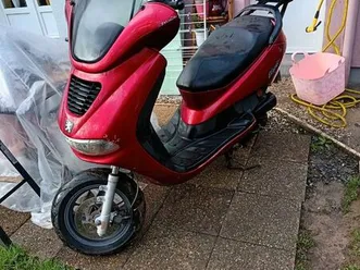 scooter pour les pièces