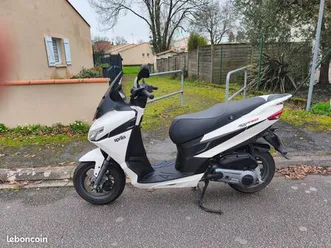 scooter aprilia sxr 50
