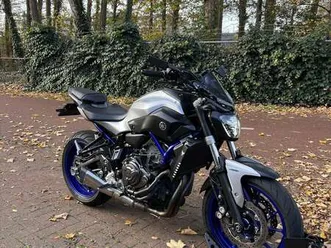 yamaha mt-07 netjes en vol opties