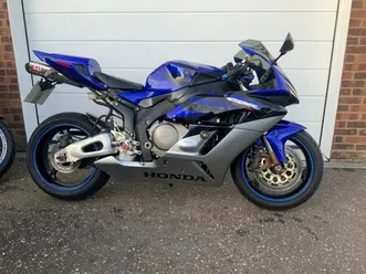 honda cbr 1000rr fireblade (read description)