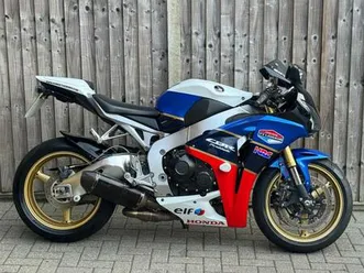 honda cbr 1000 rr fireblade 2011 (61) tt legends super sport + 9,500 miles