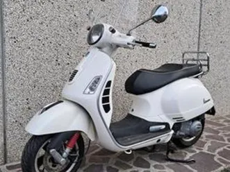 piaggio vespa 300 gts super - 2011